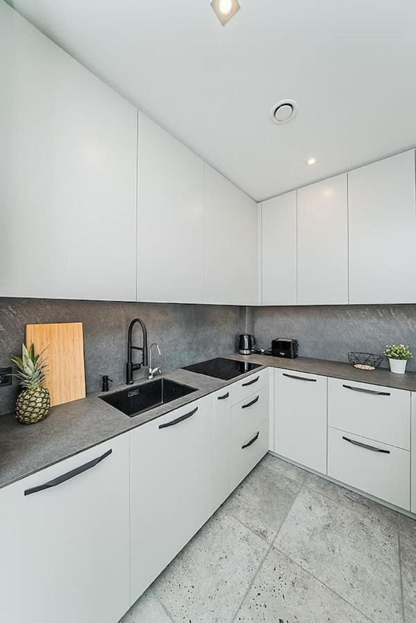 Lovely Apartment With Private Terrace By Urban Rent Κάουνας Εξωτερικό φωτογραφία