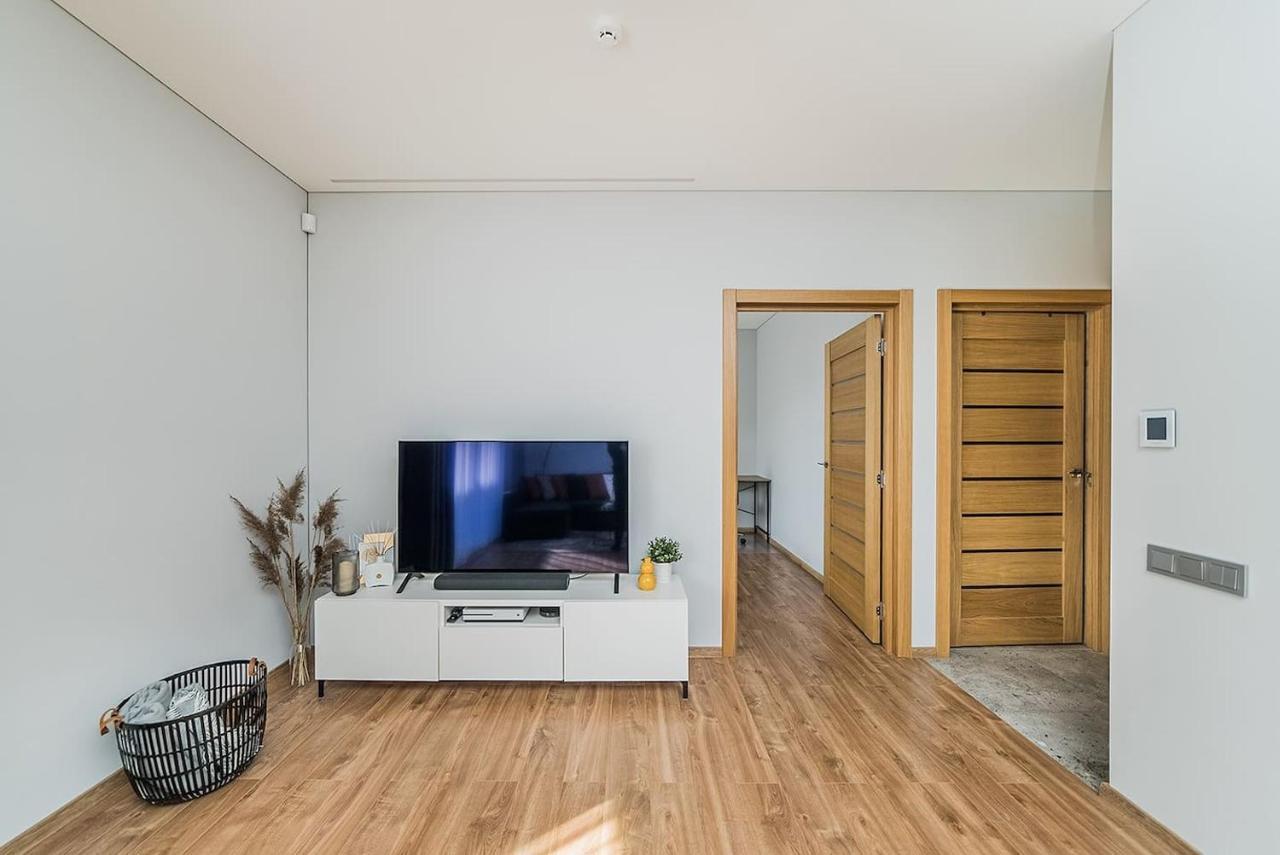Lovely Apartment With Private Terrace By Urban Rent Κάουνας Εξωτερικό φωτογραφία