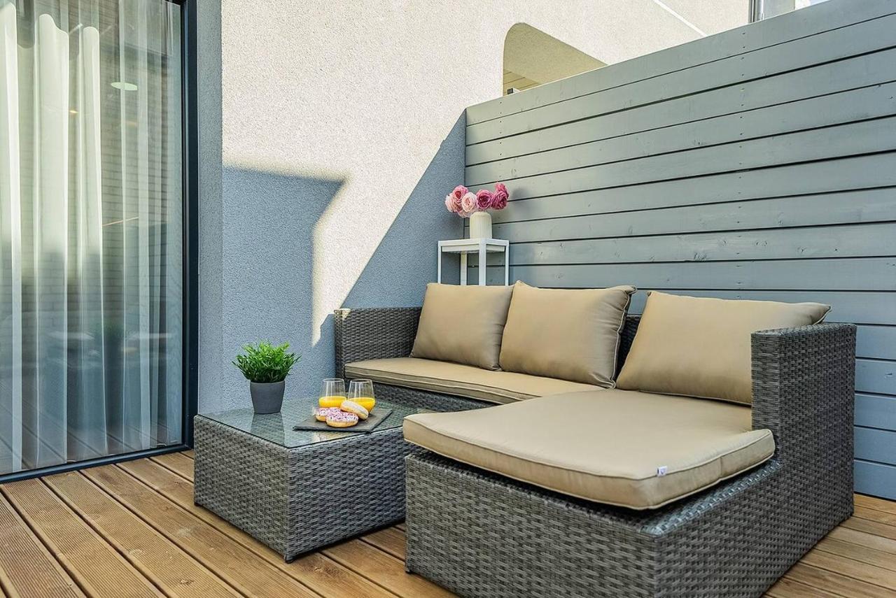 Lovely Apartment With Private Terrace By Urban Rent Κάουνας Εξωτερικό φωτογραφία